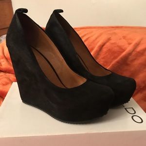 Aldo Zingg Wedges Size 8.5